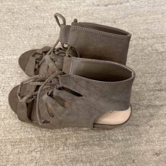 Size 5.5 Qupid Brown Laced Wedge Heel - Picture 2 of 6